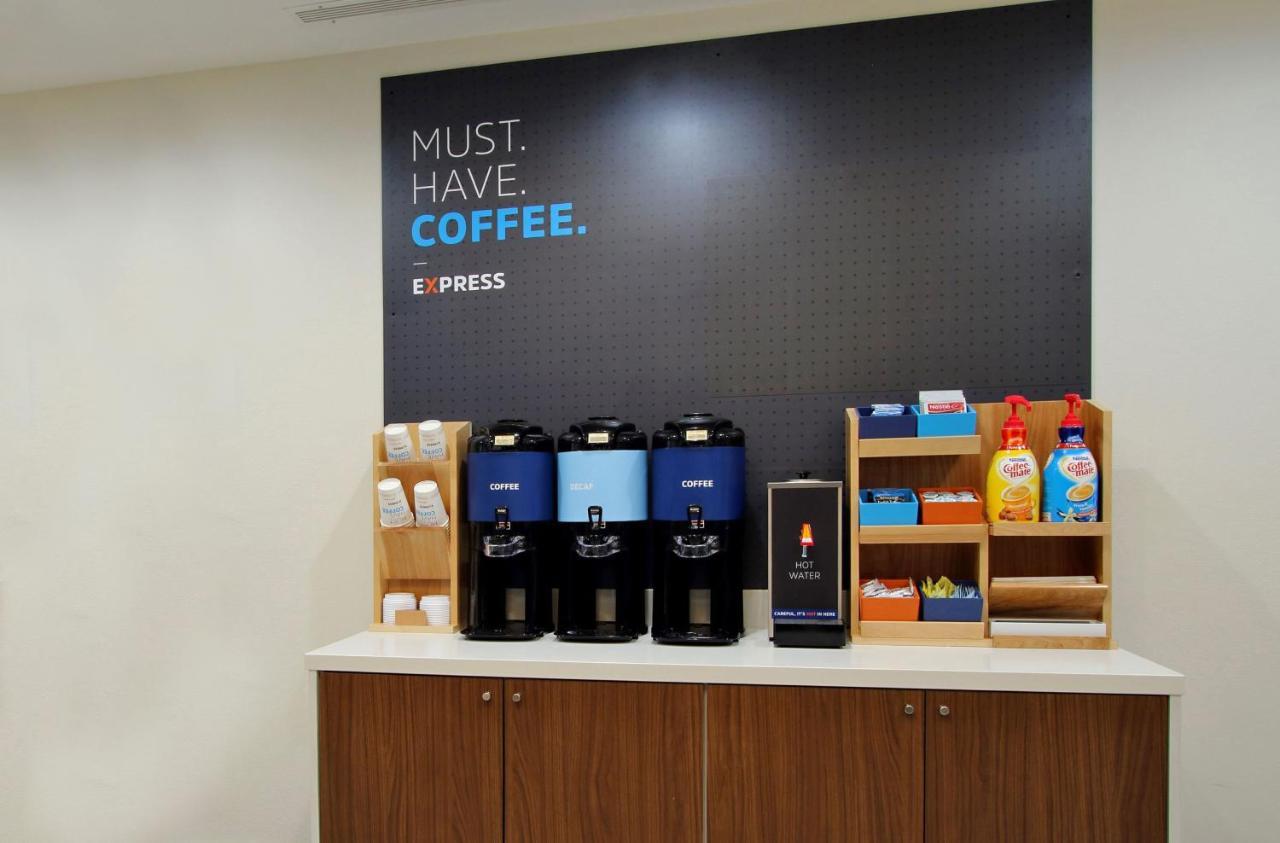 Holiday Inn Express Hotel & Suites Sacramento Airport Natomas, An Ihg Hotel Esterno foto